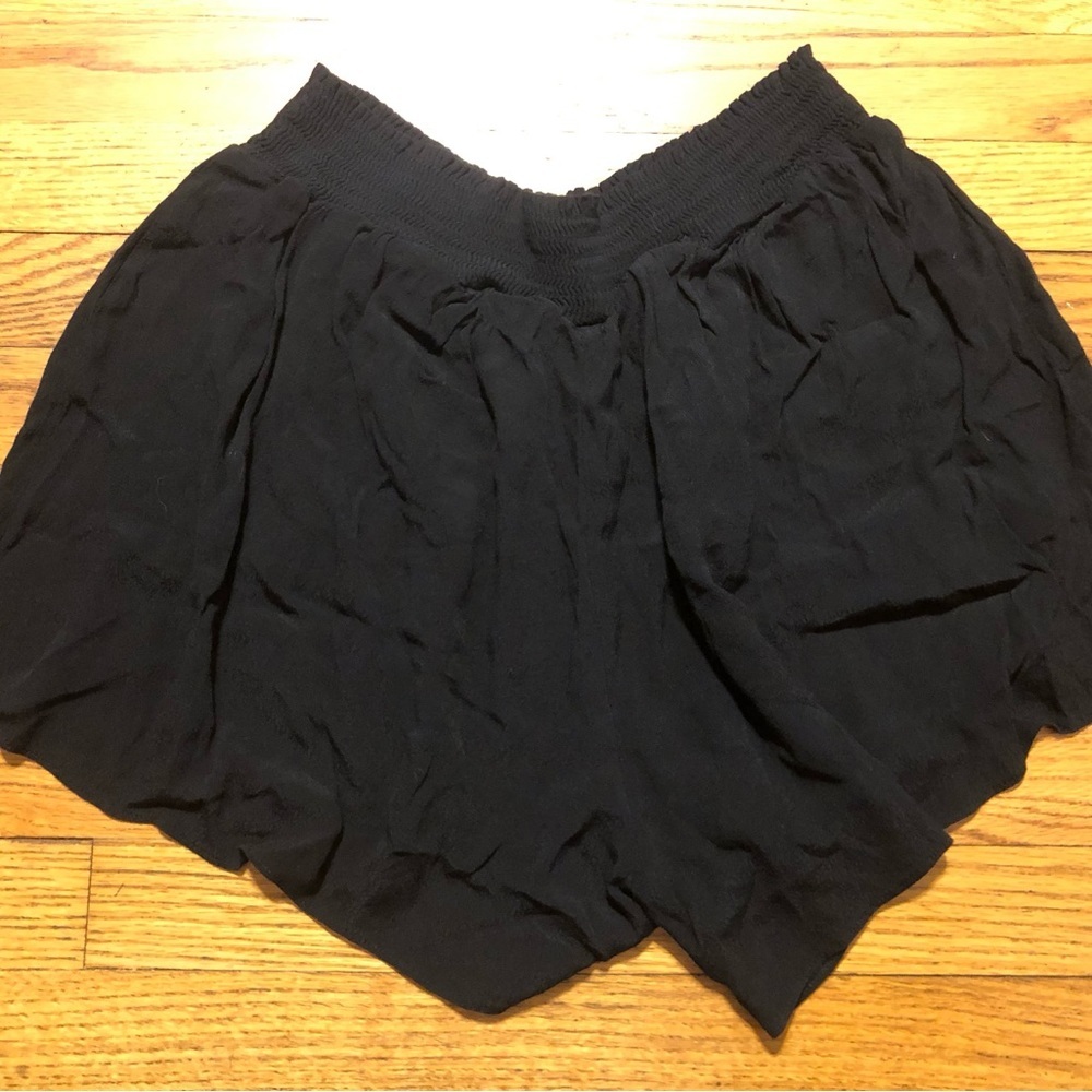 PINK Victoria Secret Shorts NWOT - Picture 3 of 6